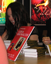 Gena Showalter signing at Book Expo 2006